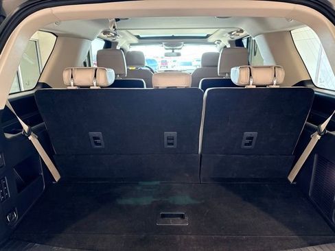 Used 2022 Ford Expedition Limited image 9