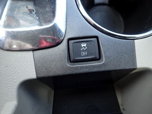 Used 2011 Chevrolet Equinox LT image 21