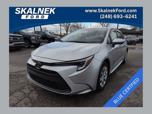 Used 2024 Toyota Corolla LE AWD/4WD image 1