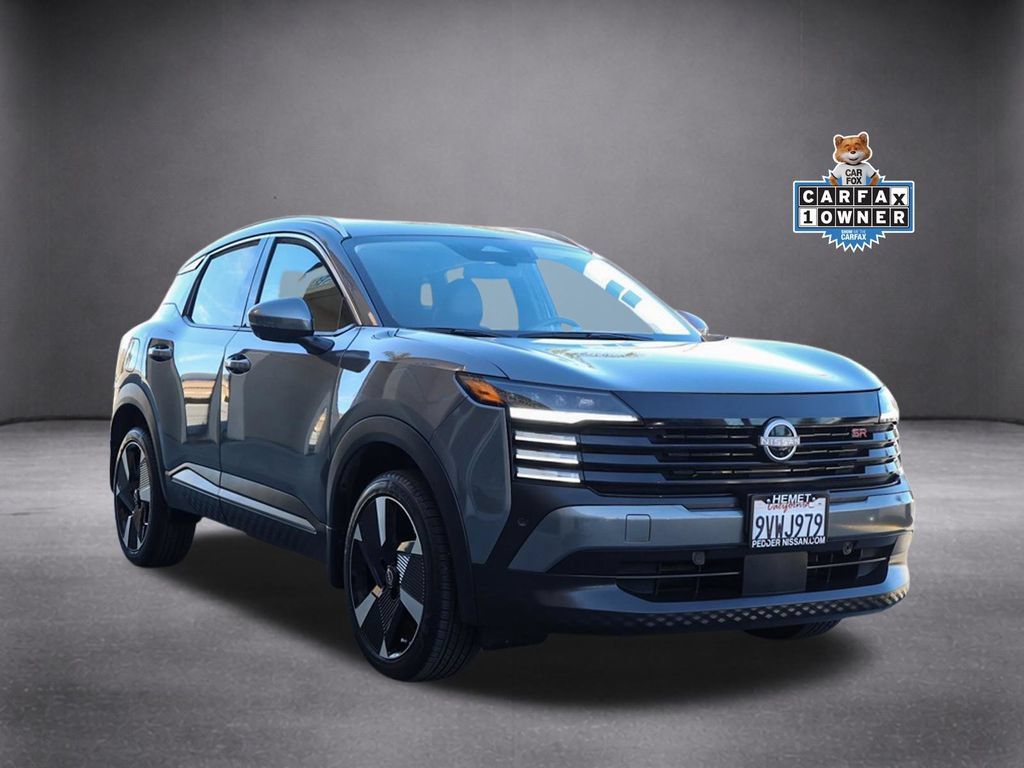 Used 2025 Nissan Kicks SR FWD image 2