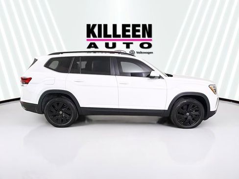 Used 2025 Volkswagen Atlas SE image 8