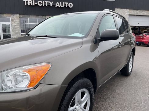 Used 2010 Toyota RAV4 4WD image 2