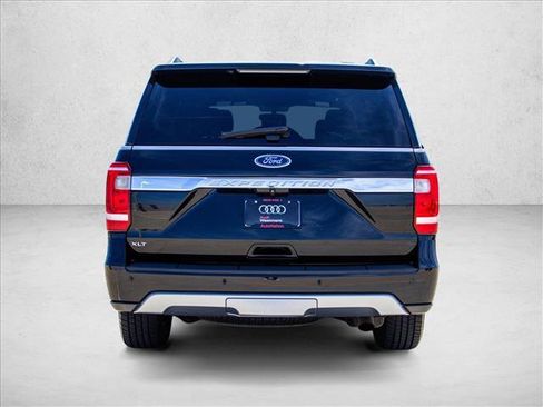 Used 2018 Ford Expedition XLT AWD/4WD image 6