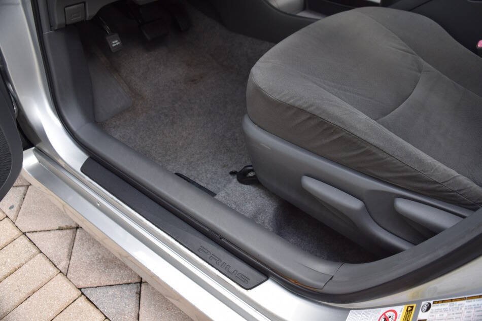 Used 2010 Toyota Prius Two w/ Preferred Accessory Pkg FWD image 43