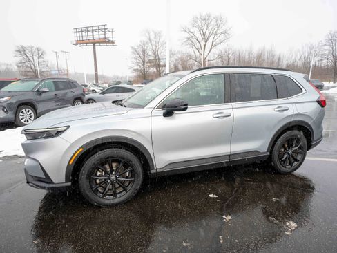 Certified 2025 Honda CR-V Sport image 3