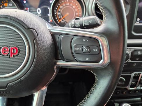 Certified 2019 Jeep Wrangler Unlimited Sahara AWD/4WD image 32