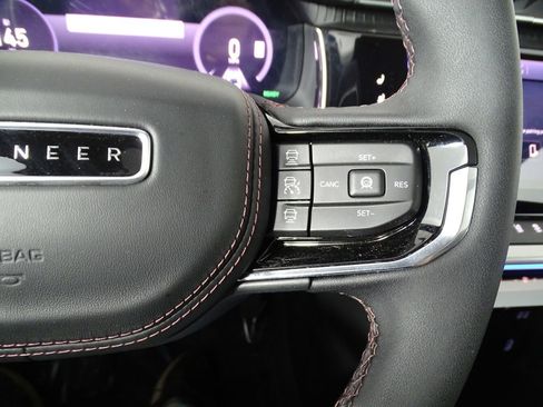 Used 2024 Jeep Wagoneer Launch Edition image 30