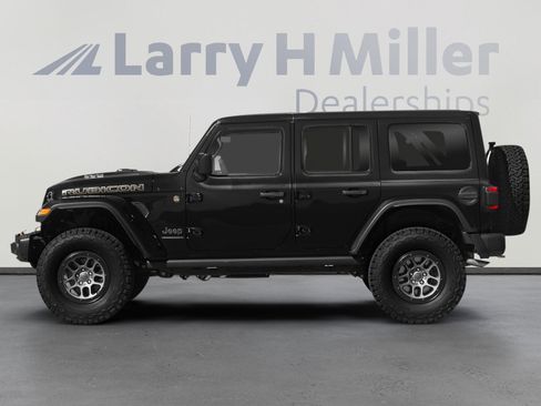 Used 2023 Jeep Wrangler Unlimited Rubicon 392 w/ Xtreme Recon 35" Tire Package image 3