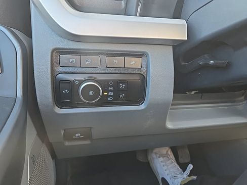 Used 2023 Ford F250 XLT w/ XLT Premium Package AWD/4WD image 22