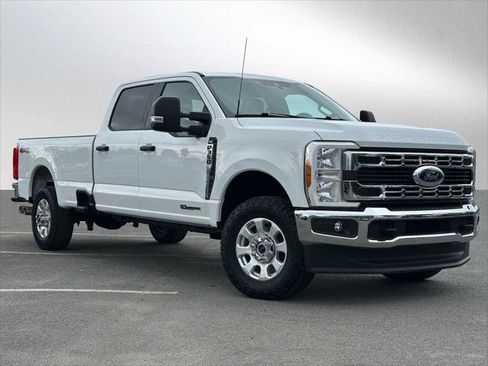 Used 2023 Ford F350 XLT image 1