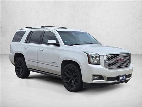 Used 2016 GMC Yukon Denali image 3