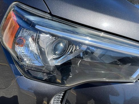Used 2016 Toyota 4Runner SR5 AWD/4WD image 27
