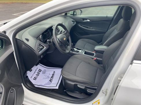 Used 2018 Chevrolet Cruze LT image 22