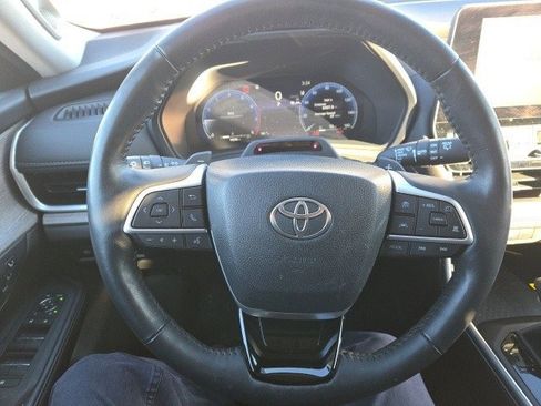 Used 2024 Toyota Grand Highlander Platinum image 3