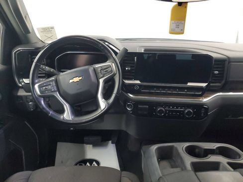 Used 2023 Chevrolet Silverado 1500 LT AWD/4WD image 3