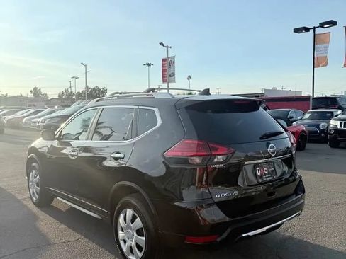 Used 2017 Nissan Rogue S w/ S Appearance Package AWD/4WD image 5