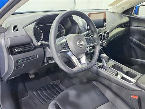 Certified 2025 Nissan Sentra SV FWD image 11