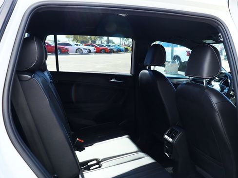 Used 2022 Volkswagen Tiguan SE R-Line image 29