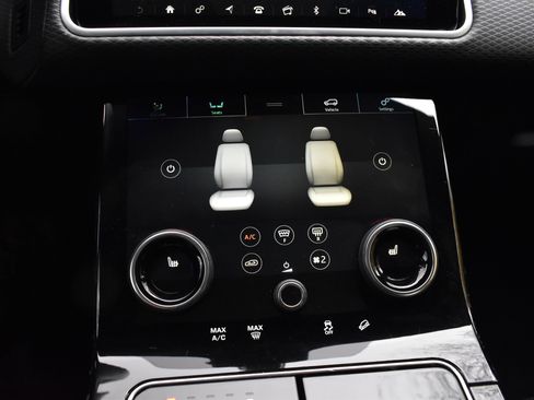 Used 2019 Land Rover Range Rover Velar S image 40