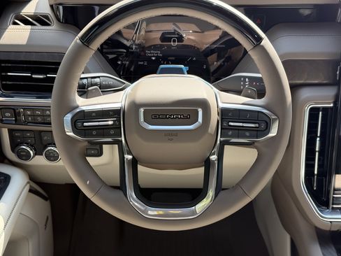 New 2026 GMC Yukon Denali w/ Denali Reserve Package image 12
