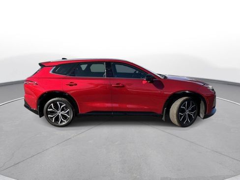 Certified 2025 Toyota Crown Signia image 5