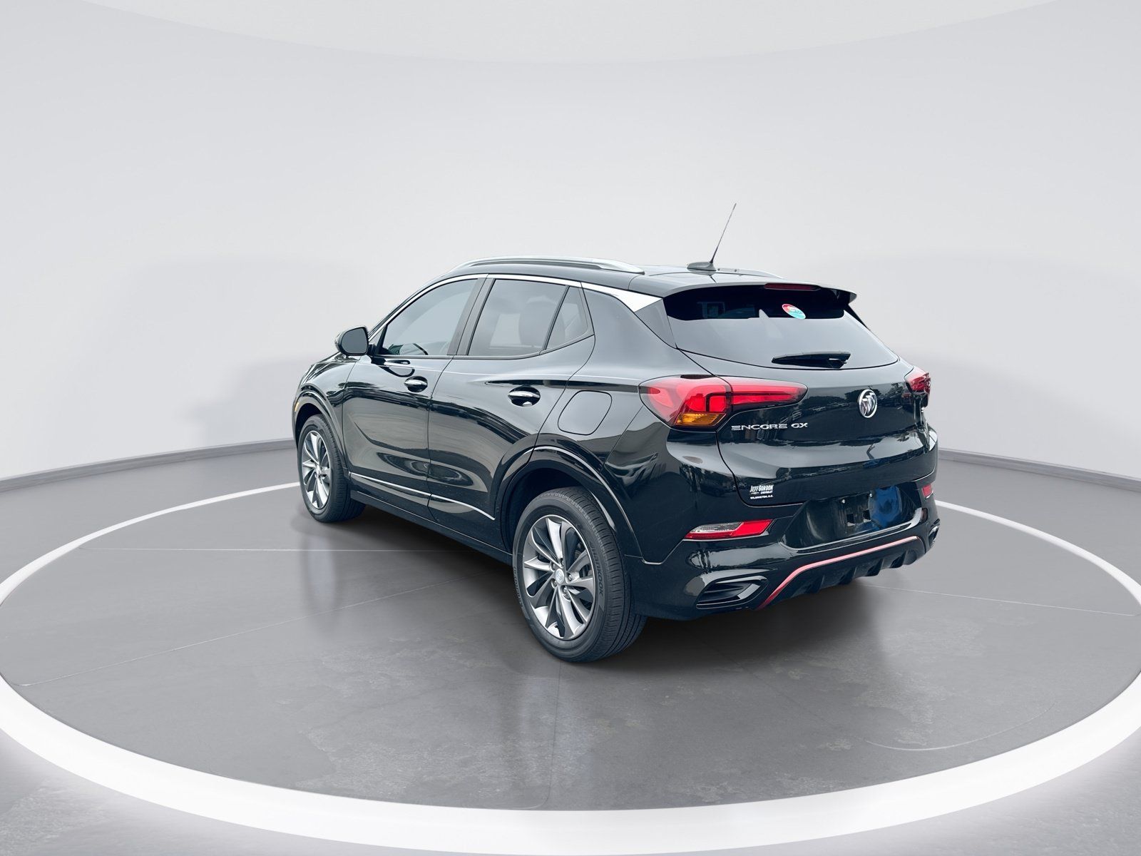 Used 2023 Buick Encore GX Select w/ Sport Touring Package FWD image 7