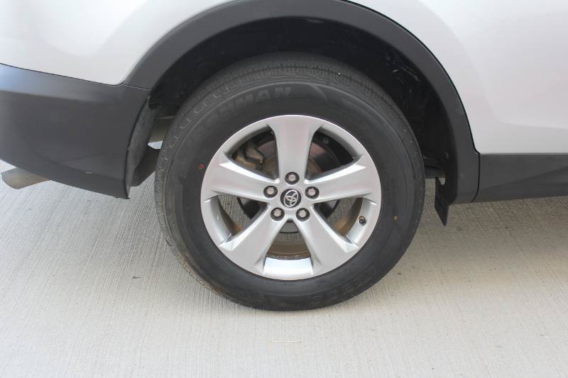 Used 2015 Toyota RAV4 XLE AWD/4WD image 32