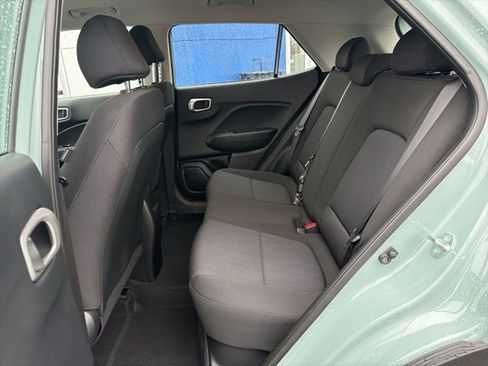 Certified 2025 Hyundai Venue SE image 29