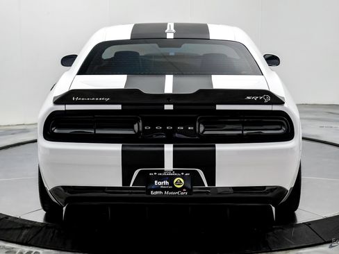 Used 2018 Dodge Challenger SRT Hellcat RWD image 16