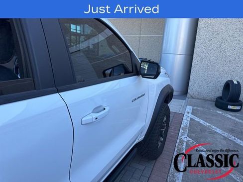 Used 2024 Chevrolet Colorado ZR2 w/ ZR2 Convenience Package III image 22