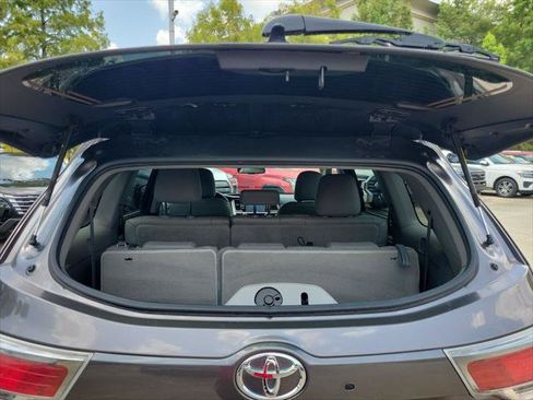 Certified 2016 Toyota Highlander XLE FWD image 30