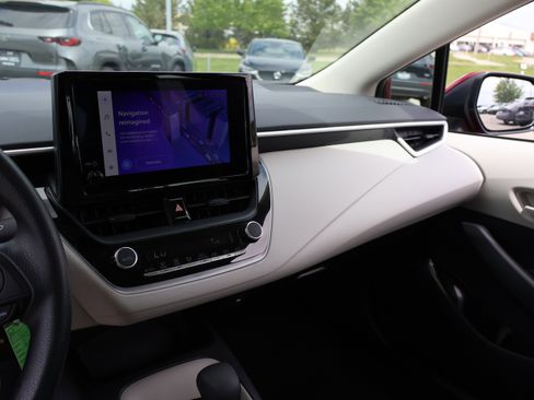 Used 2024 Toyota Corolla LE FWD image 31