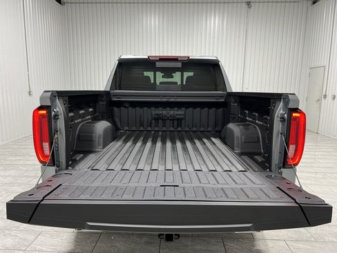New 2026 GMC Sierra 1500 SLT image 25