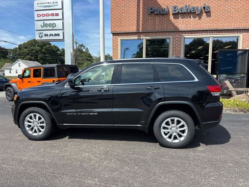 Used 2022 Jeep Grand Cherokee Laredo E w/ Security & Convenience Group image 3