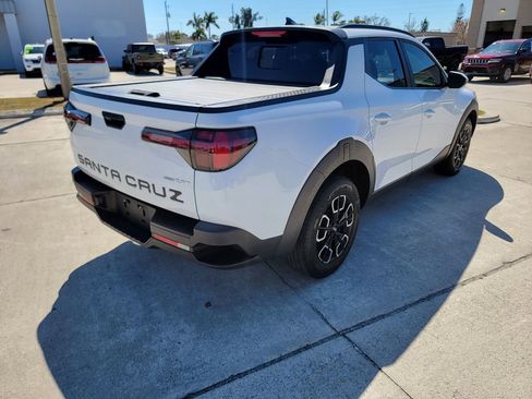 Used 2022 Hyundai Santa Cruz SEL Premium image 5