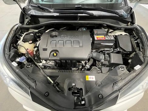 Used 2018 Toyota C-HR XLE FWD image 27