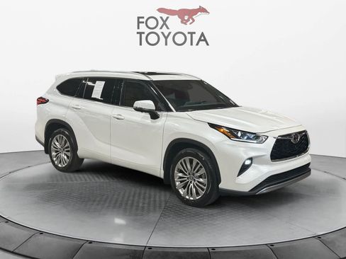 Used 2026 Toyota Highlander Platinum AWD/4WD image 8