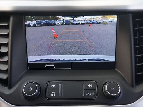 Used 2020 GMC Acadia SLE image 47