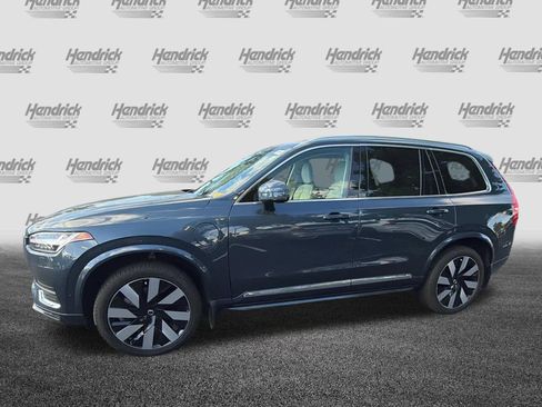 Used 2024 Volvo XC90 T8 Plus w/ Protection Package Premier AWD/4WD image 7