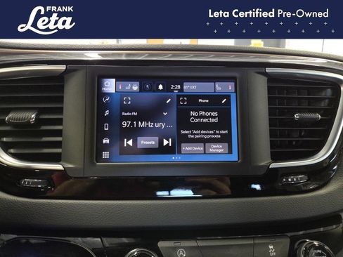 Used 2023 Chrysler Voyager LX FWD image 10