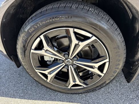 Used 2022 Volvo XC60 B5 Momentum w/ Climate Package FWD image 41