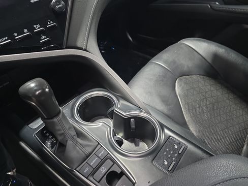 Used 2020 Toyota Camry XSE FWD image 24