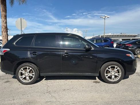 Used 2014 Mitsubishi Outlander SE FWD image 4
