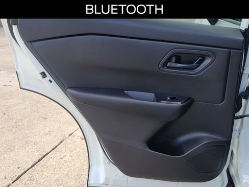 Used 2024 Nissan Rogue S FWD image 13