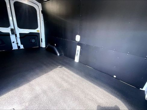 New 2026 Ford Transit 250 148 Medium Roof RWD image 10