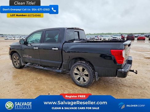 Used 2018 Nissan Titan SV w/ SV Convenience Package RWD image 3