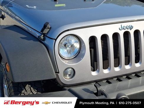Used 2018 Jeep Wrangler Unlimited Sport S AWD/4WD image 11