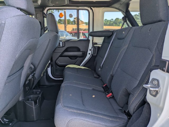 Used 2025 Jeep Wrangler Unlimited Sahara AWD/4WD image 14