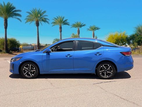 Used 2024 Nissan Sentra SV FWD image 2