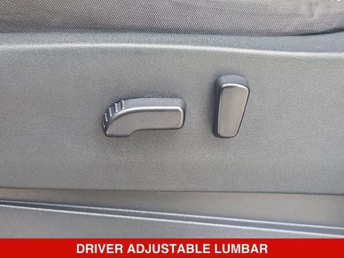 Used 2023 Nissan Frontier SV w/ Technology Package RWD image 16